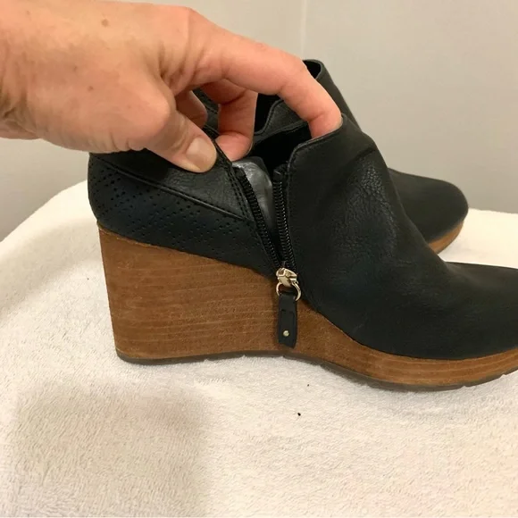 Dr Scholl’s Black Wedge Zip Ankle Shoe - Picture 3 of 10
